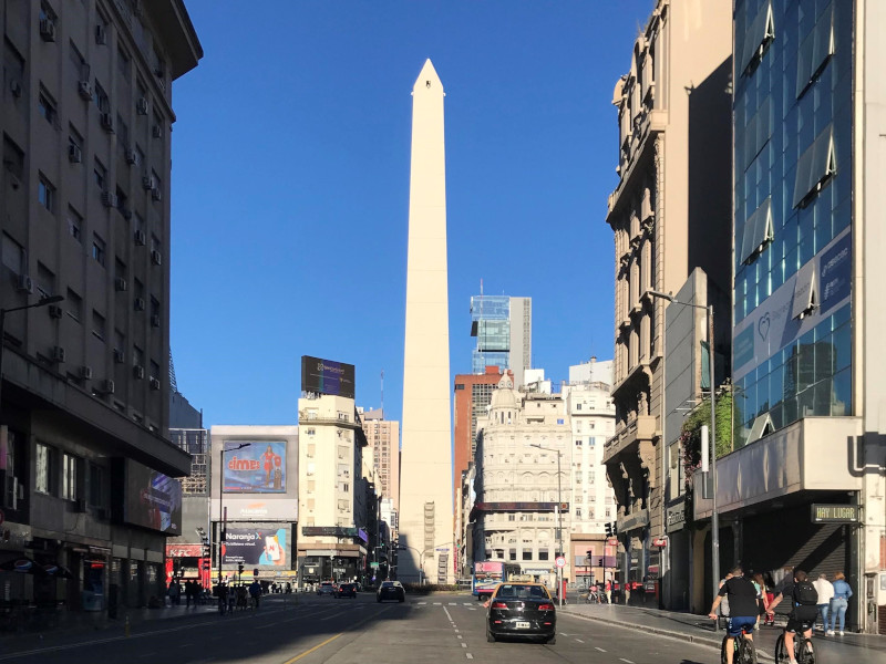 El Obelisco desde la Avenida Corrientes